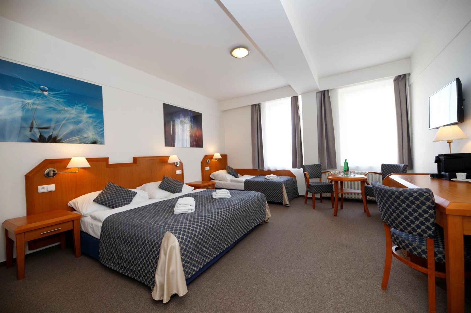 Lh Hotel Medinek Old Town Kutná Hora Dış mekan fotoğraf