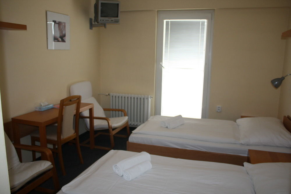 Lh Hotel Medinek Old Town Kutná Hora Dış mekan fotoğraf