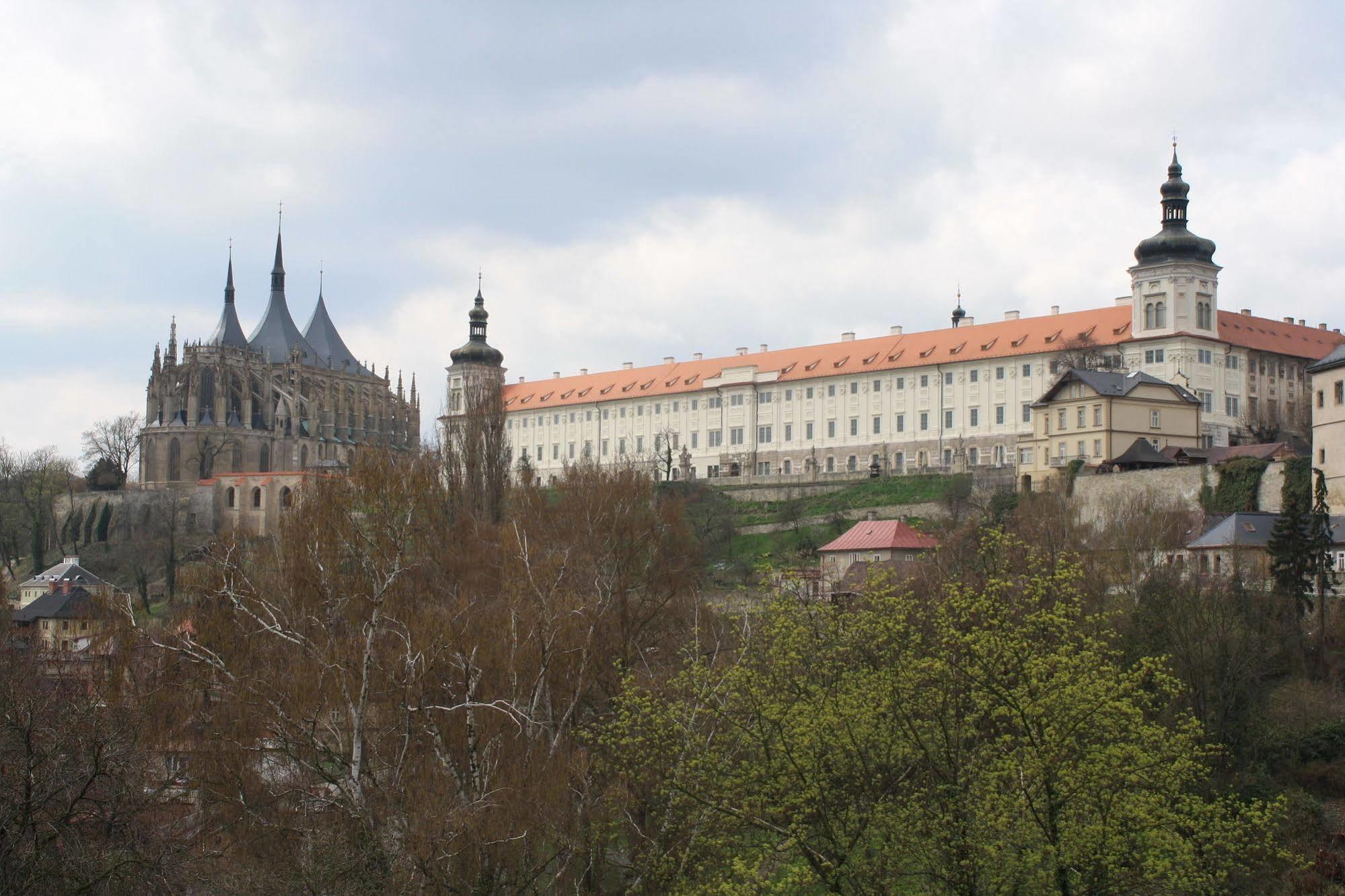 Lh Hotel Medinek Old Town Kutná Hora Dış mekan fotoğraf