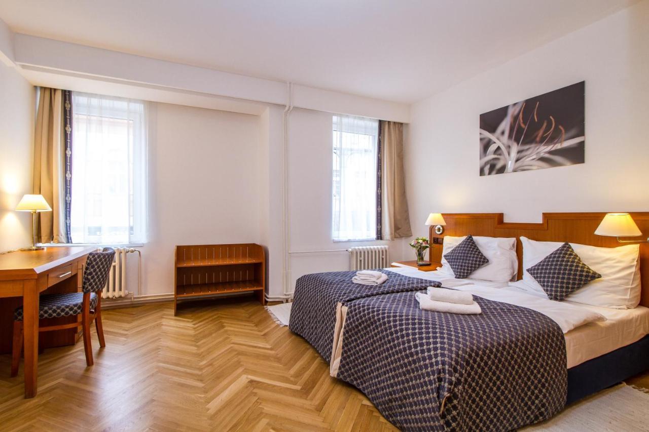 Lh Hotel Medinek Old Town Kutná Hora Dış mekan fotoğraf